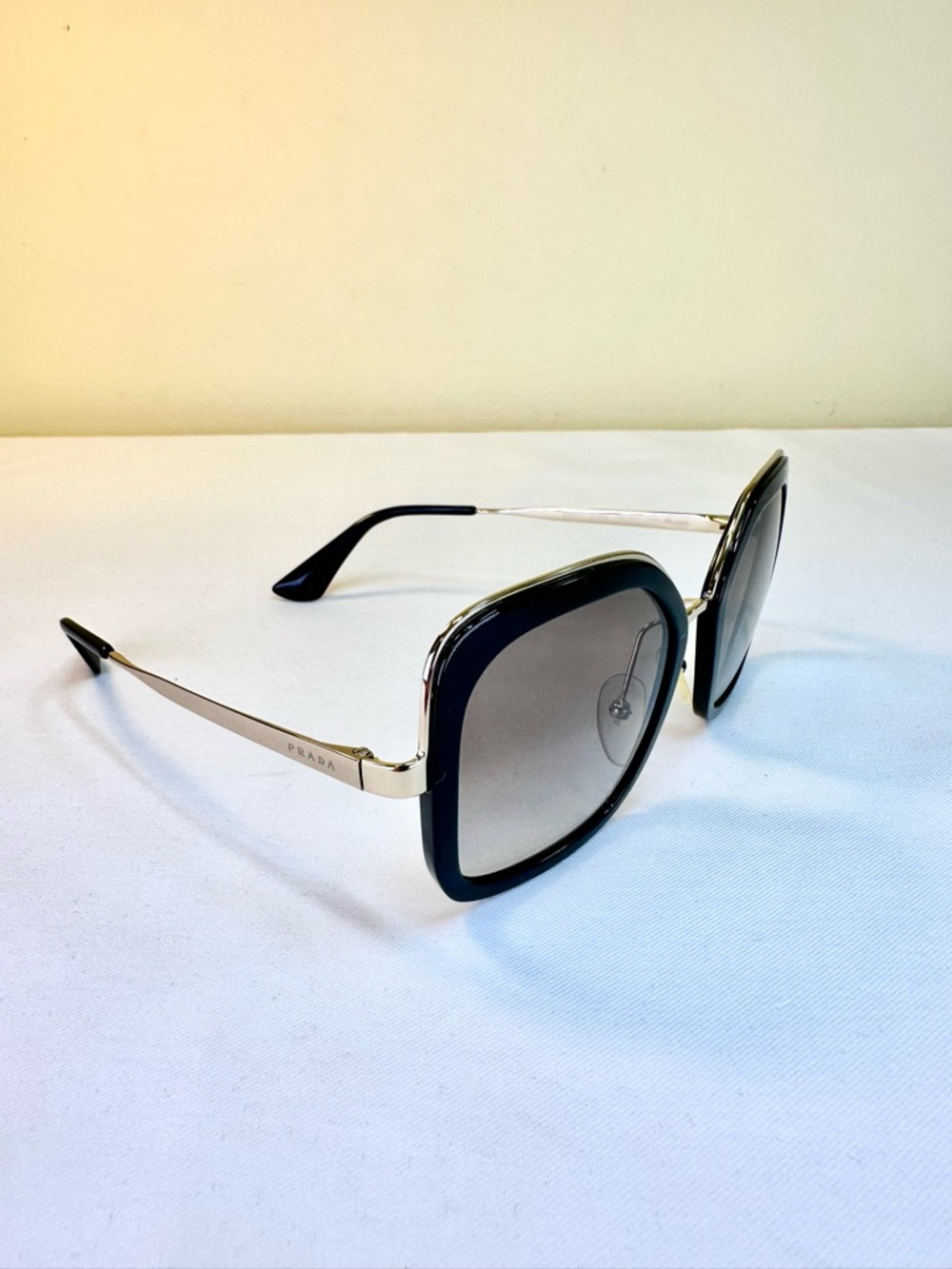 Prada Sunglasses Black & Gold tone Frame Geometric design Gradient lens Italy - Picture 5 of 9